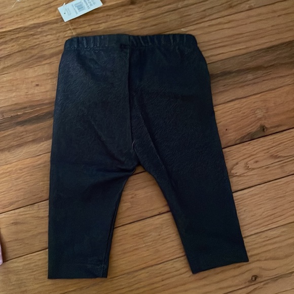 Three pairs of pants - Picture 3 of 7